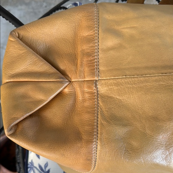 Gorgeous Cavalcanti Tan Leather Shoulder Bag - spacious and very soft - Picture 6 of 11
